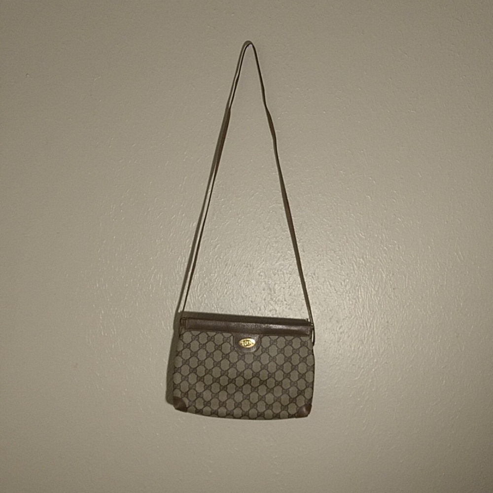 Vintage Gucci brown leather shoulder strap purse